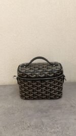 حقيبه غويارد