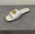 حذاء من توري بورش