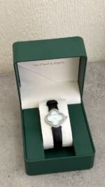 ساعه van cleef